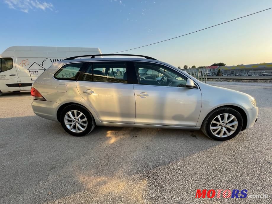 2010' Volkswagen Golf 6 Variant photo #3