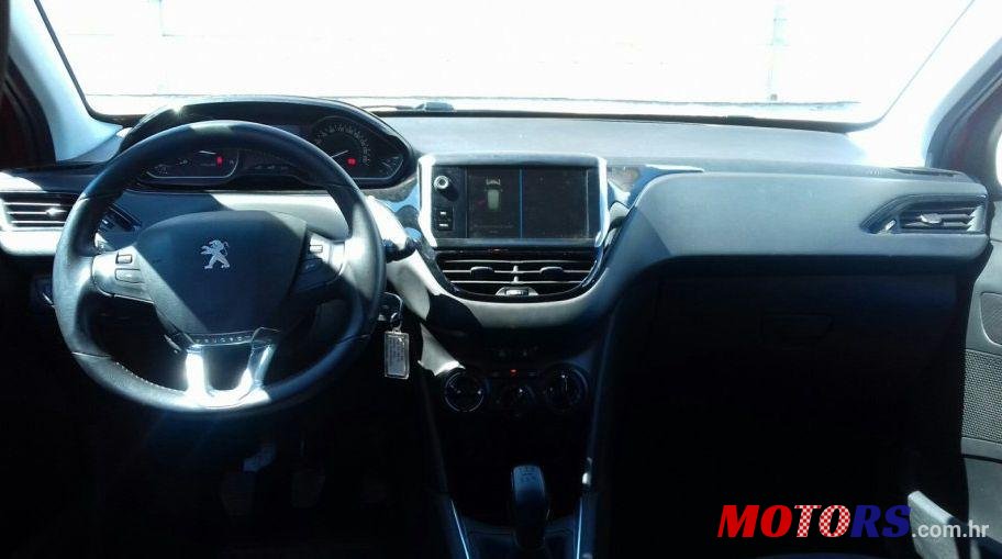 2017' Peugeot 208 1.6 Hdi photo #2