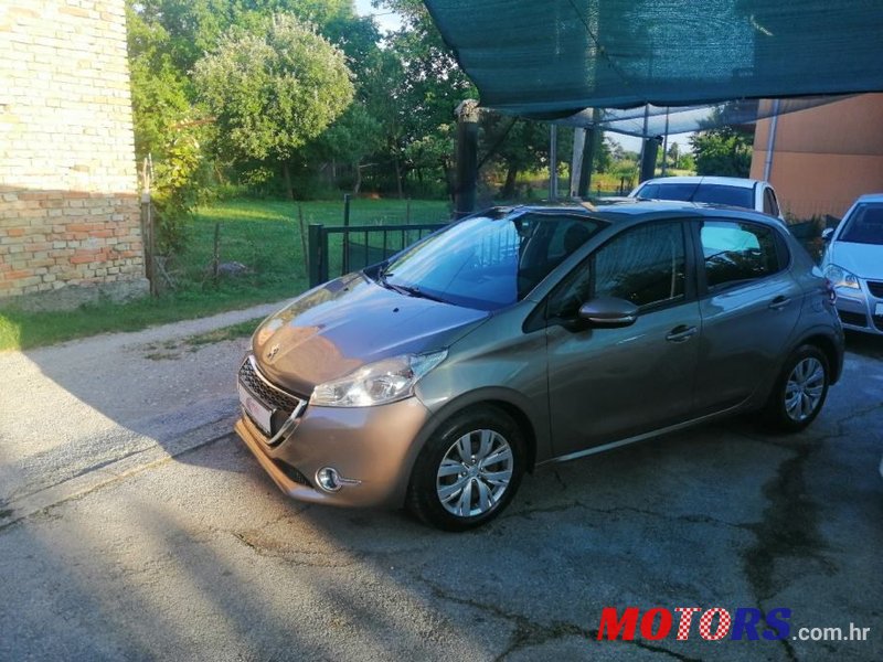 2014' Peugeot 208 1,4 Hdi photo #2