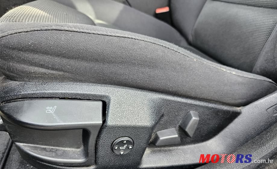 2011' BMW Serija 5 Touring 520D photo #6