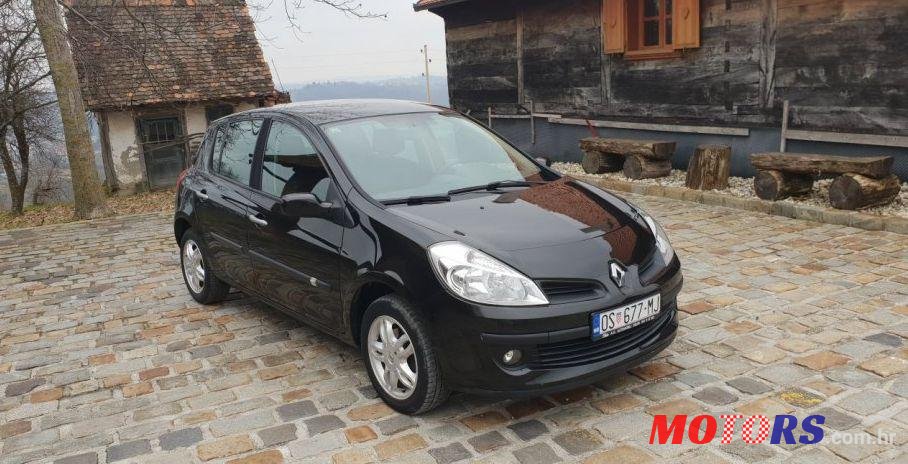 2008' Renault Clio 1,5 Dci photo #1