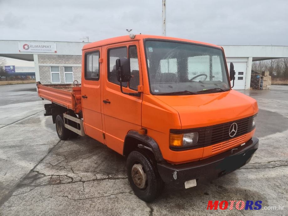 1996' Mercedes-Benz 611 photo #1