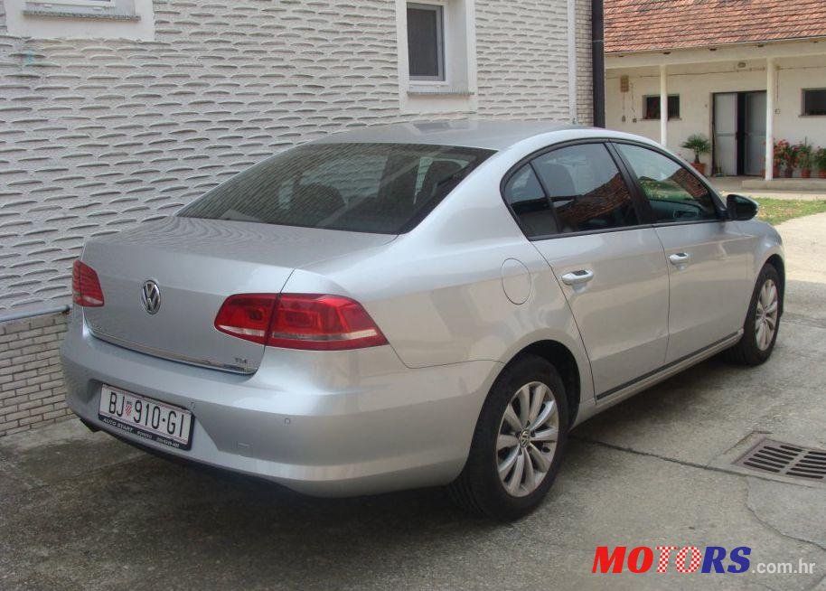 2012' Volkswagen Passat 1,6 Tdi Bmt photo #2