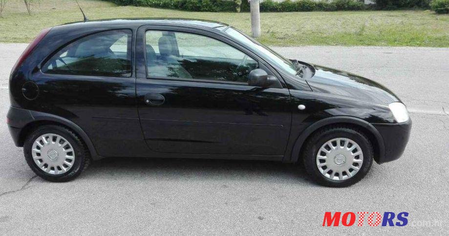 2002' Opel Corsa 1.0 photo #2
