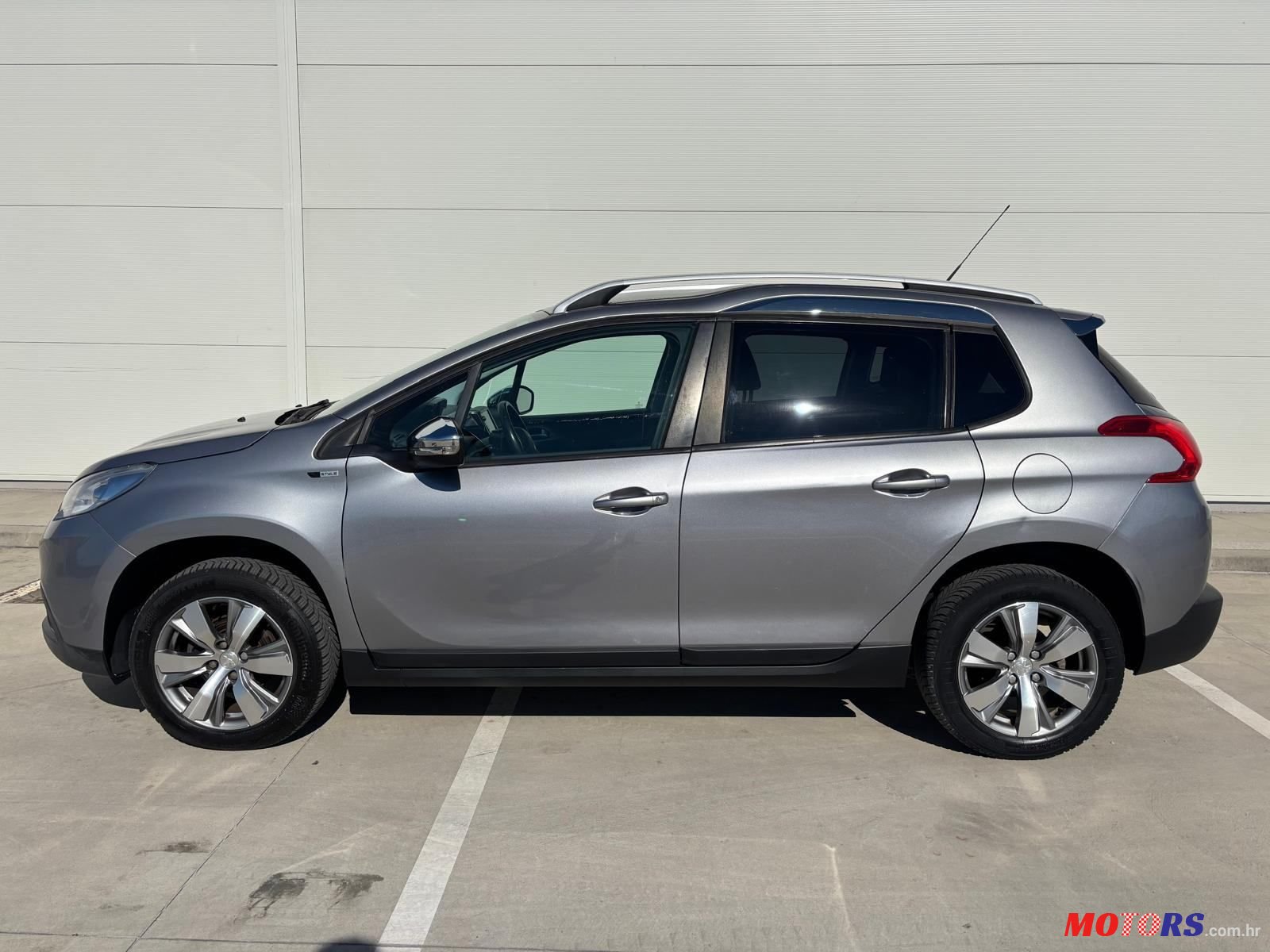 2015' Peugeot 2008 1,2 photo #5