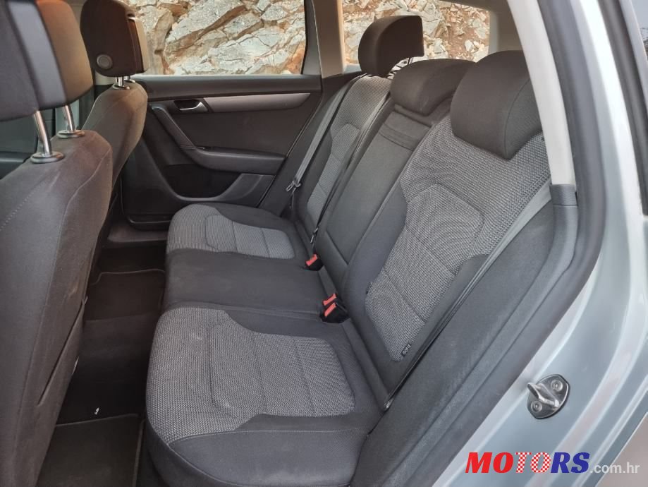 2014' Volkswagen Passat photo #5