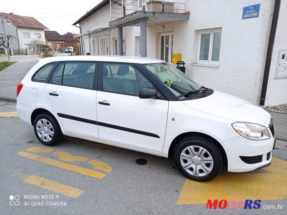 2010' Skoda Fabia 1.6 Tdi Simply photo #3