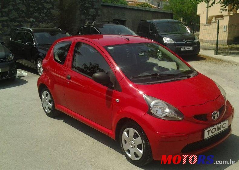 2006' Toyota Aygo 1,0 Vvt-I photo #2