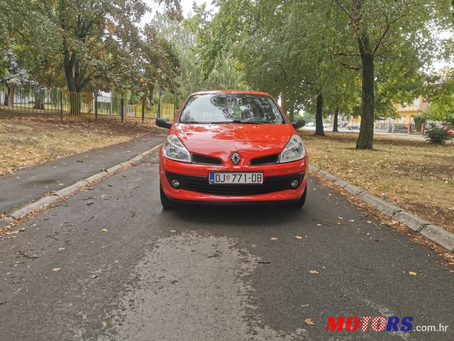 2008' Renault Clio 1,6 16V photo #4