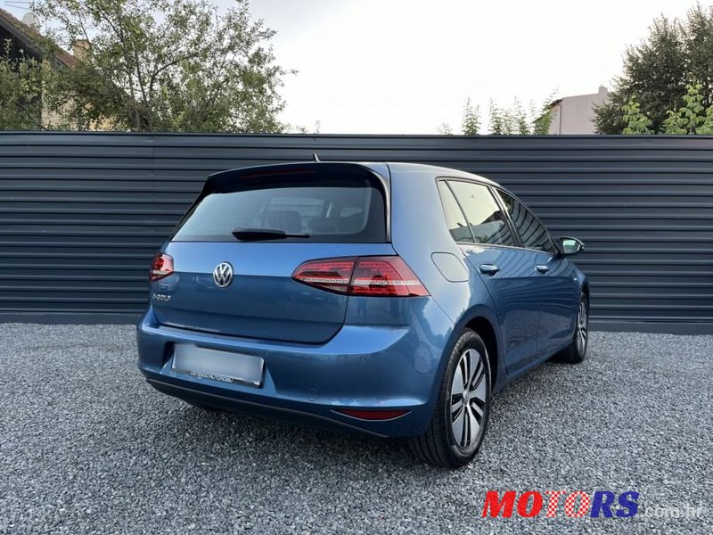 2015' Volkswagen Golf VII E-Golf photo #6