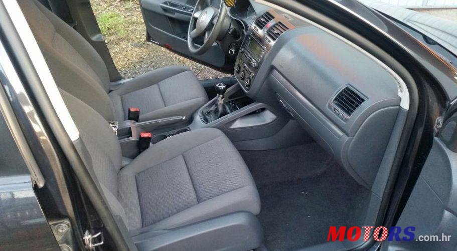 2005' Volkswagen Golf V 2,0 SDI photo #4