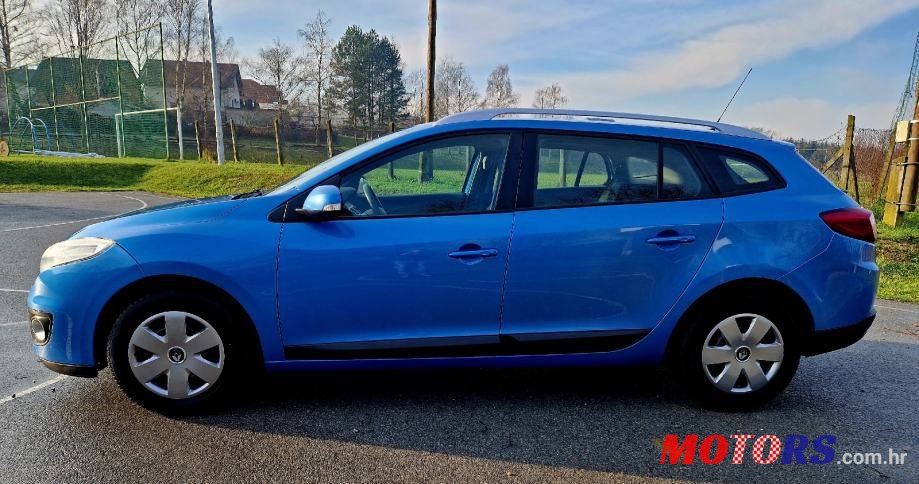 2012' Renault Megane Grandtour photo #5