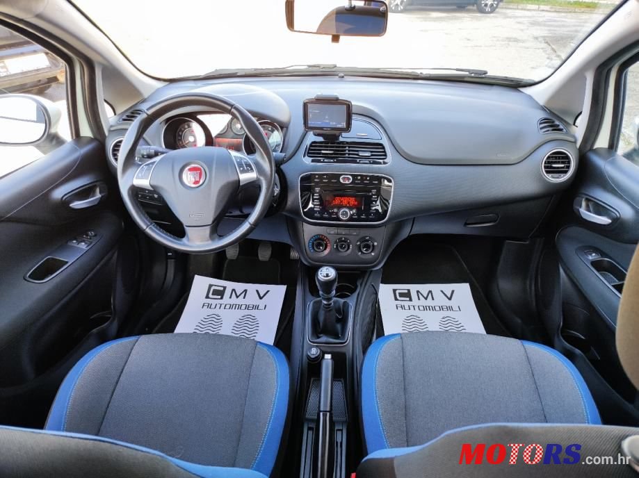 2012' Fiat Punto 1,4 16V photo #2