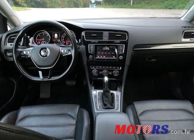 2015' Volkswagen Golf VII photo #2