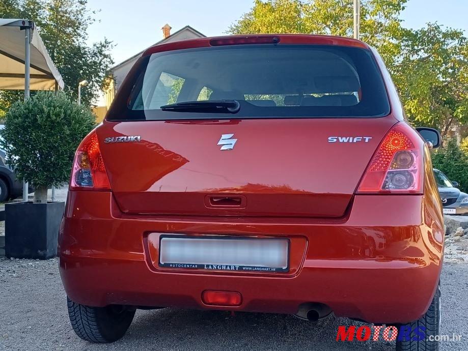 2010' Suzuki Swift 1,3 photo #3
