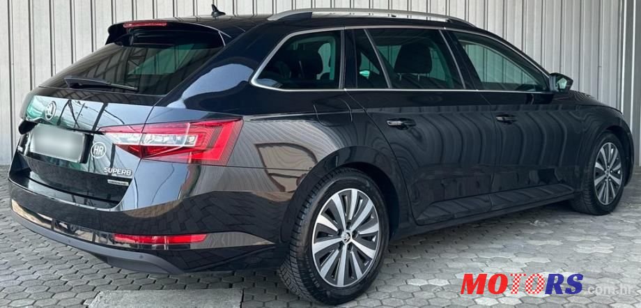 2017' Skoda Superb Combi photo #6
