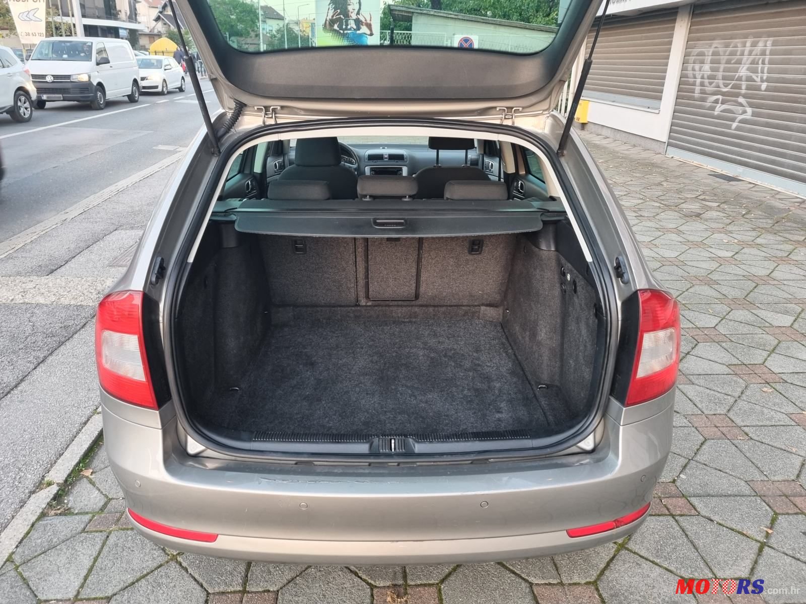 2013' Skoda Octavia Combi photo #6