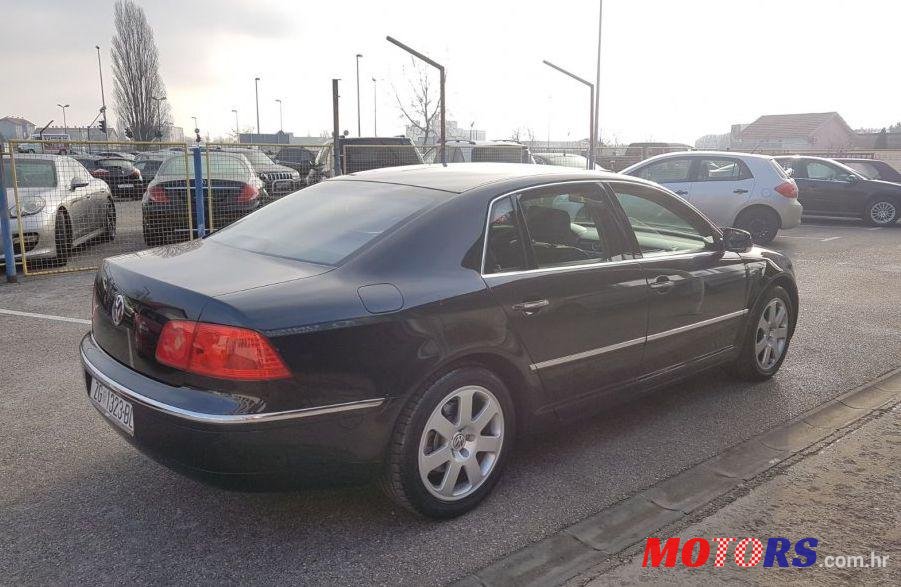 2006' Volkswagen Phaeton photo #2