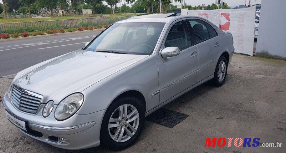 2002' Mercedes-Benz E-Klasa photo #1