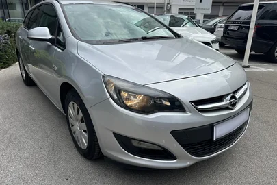 2014' Opel Astra Karavan