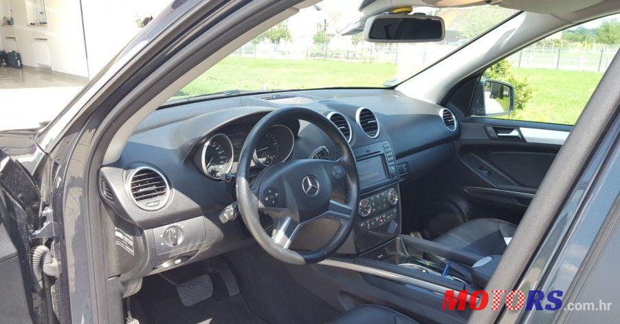 2010' Mercedes-Benz Ml 300 Cdi Blueficiency photo #3