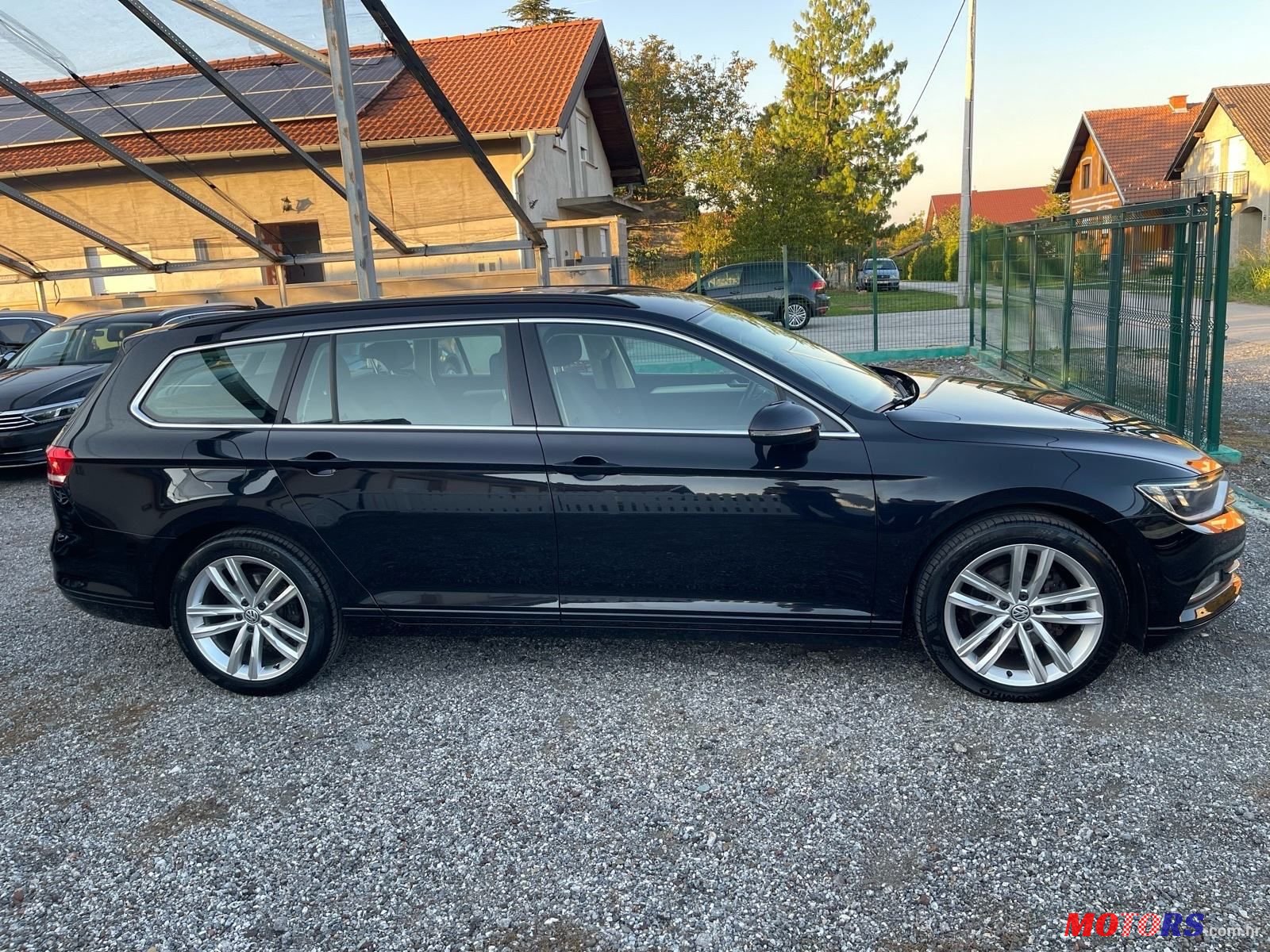 2017' Volkswagen Passat Variant photo #4