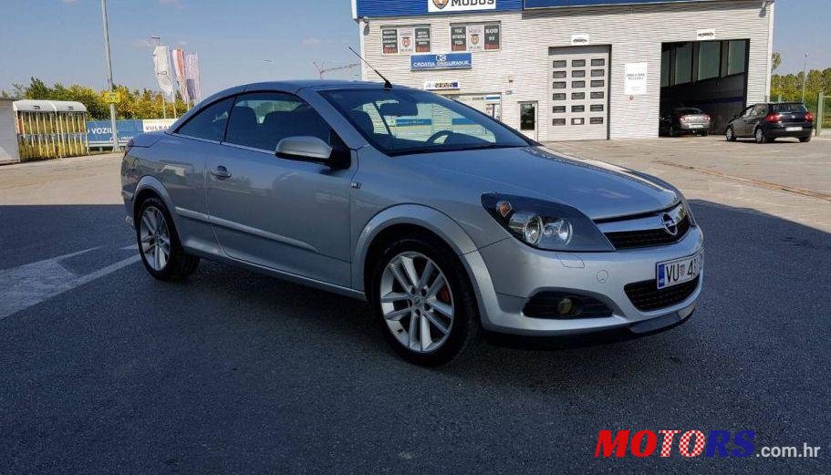 2008' Opel Astra Cabrio photo #2