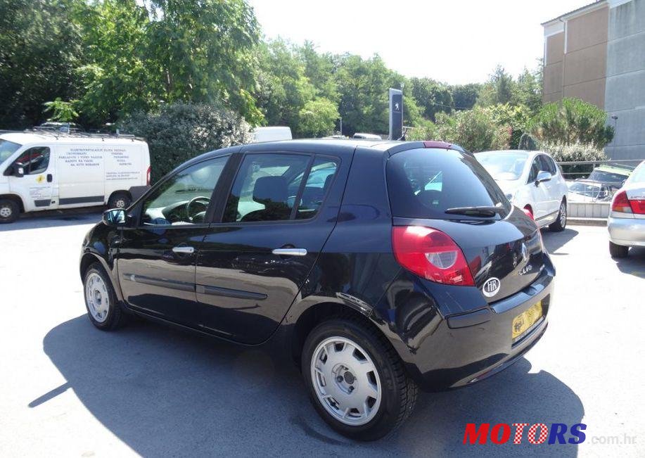 2007' Renault Clio 1,5 Dci photo #2