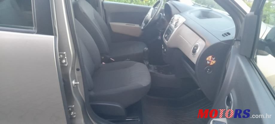 2013' Dacia Lodgy 1,5 Dci 90 photo #3