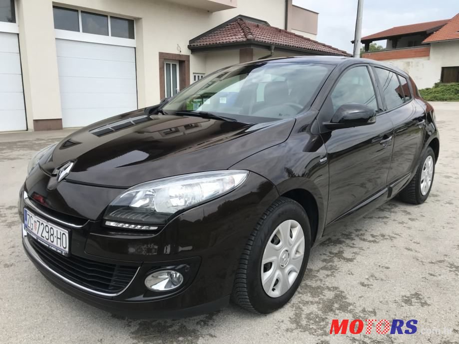 2013' Renault Megane photo #2