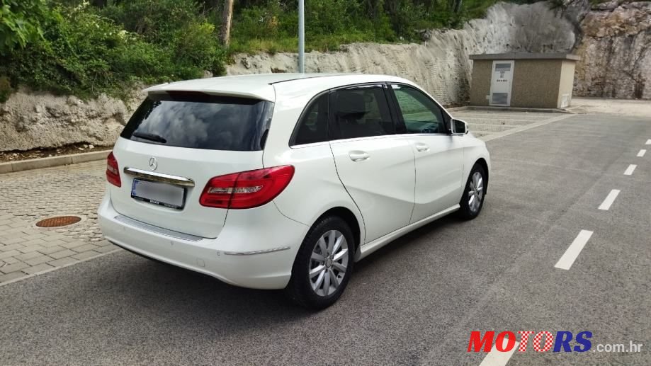 2013' Mercedes-Benz B-Klasa 200 Cdi photo #6