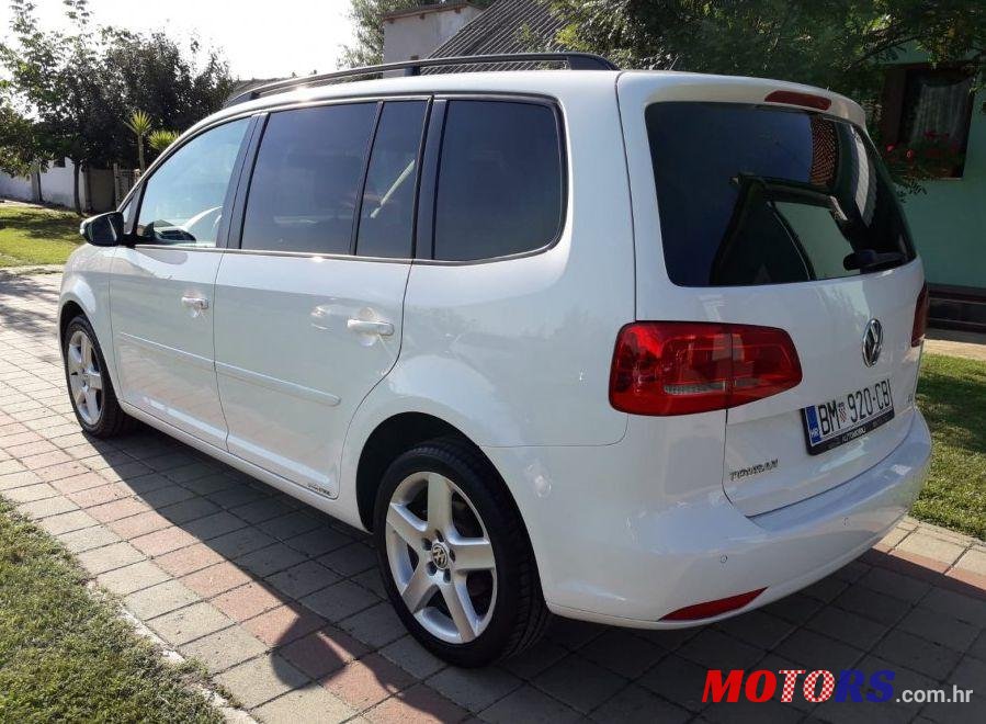2011' Volkswagen Touran 1,6 Tdi photo #2