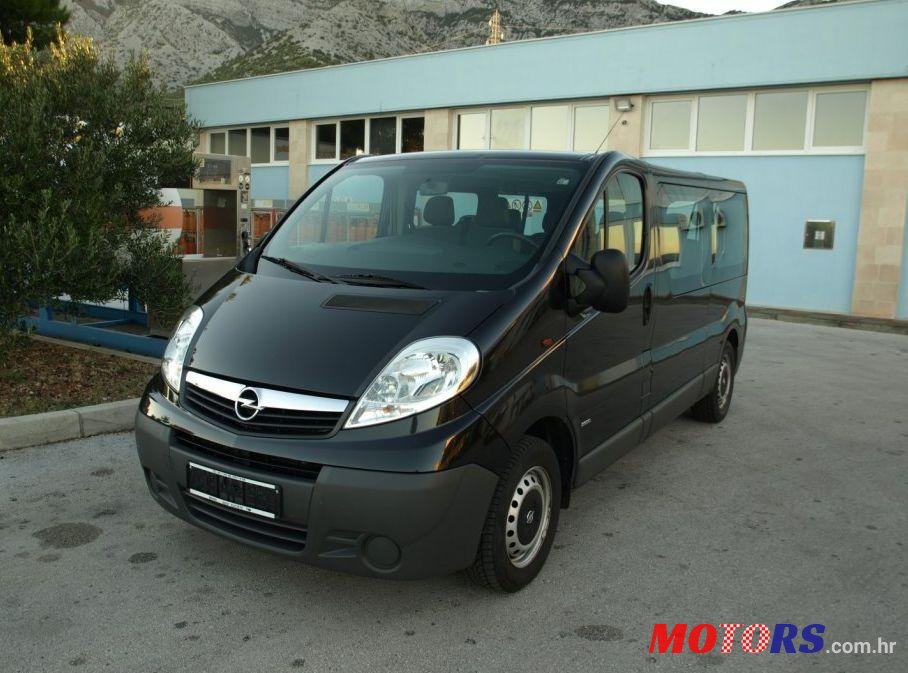 2012' Opel Vivaro 2,0 2,9 T Eu5 Co2) photo #2