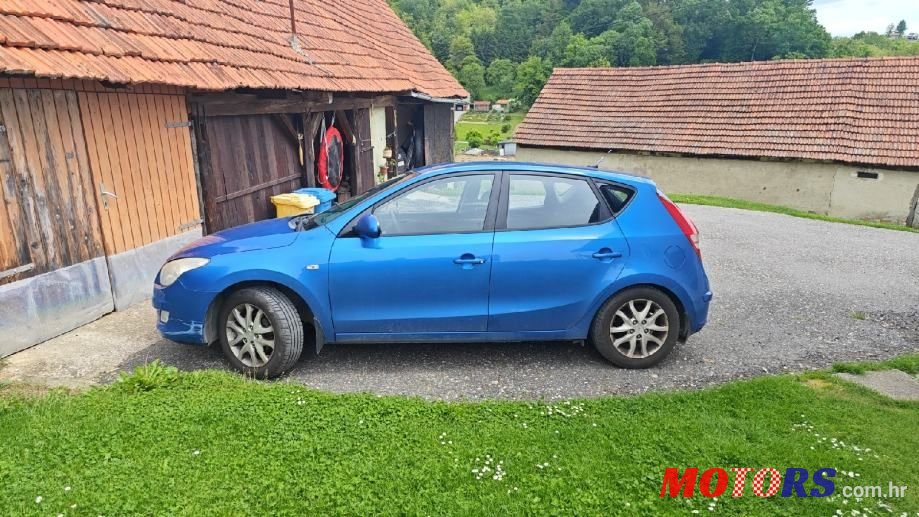 2007' Hyundai i30 1,4 16V photo #2