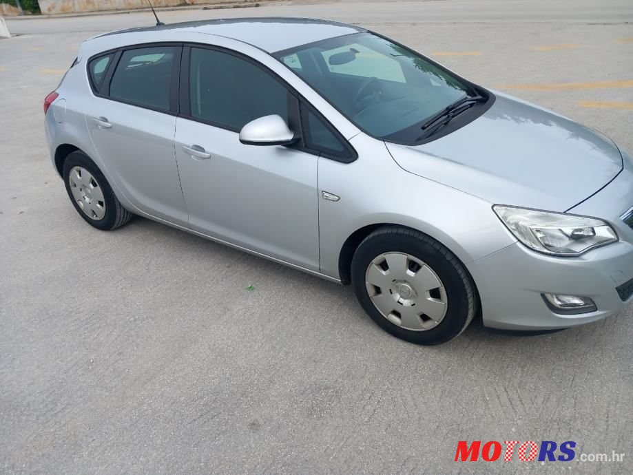 2012' Opel Astra 1,7 Cdti photo #4