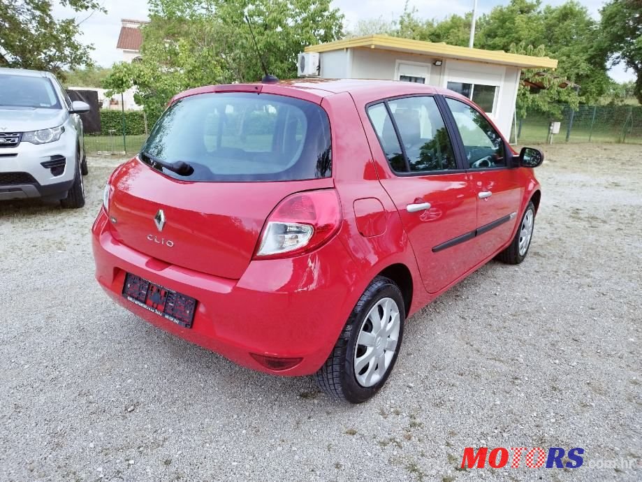 2010' Renault Clio 1,2 16V photo #3