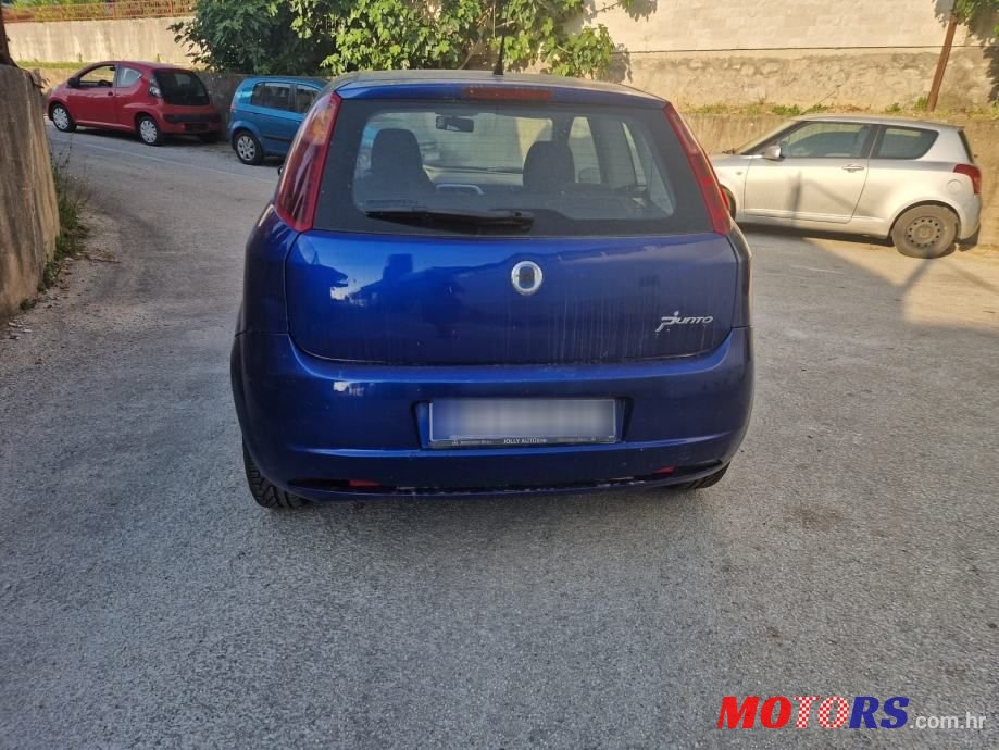 2009' Fiat Grande Punto photo #3