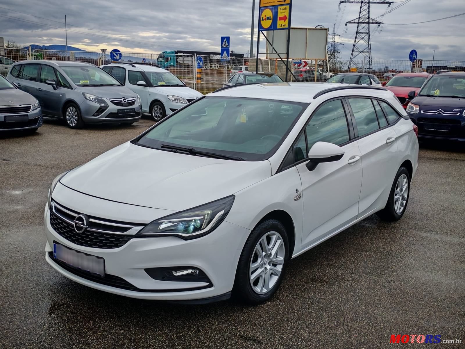 2018' Opel Astra Karavan photo #3