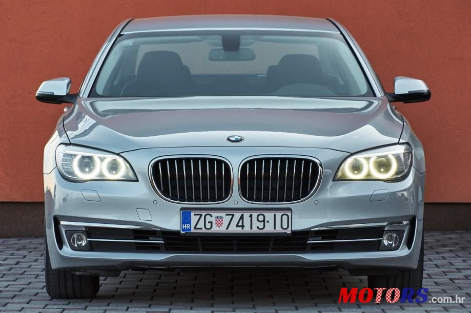 2012' BMW Serija 7 730D photo #2