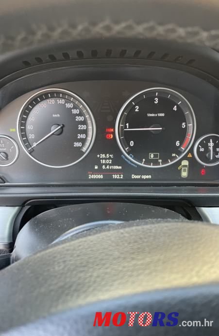 2012' BMW Serija 5 520D photo #6