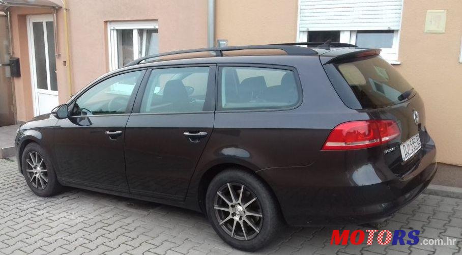 2011' Volkswagen Passat Variant 1,6 Tdi photo #1