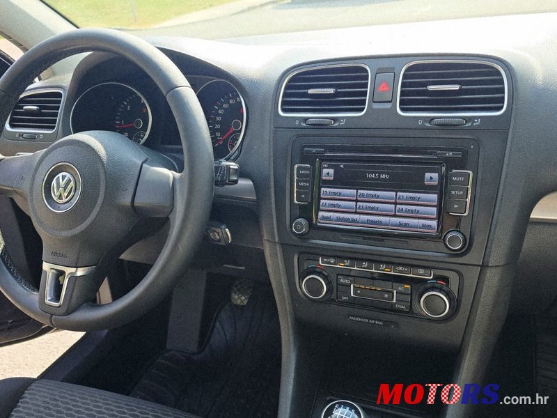 2010' Volkswagen Golf VI 1,6 Tdi photo #6