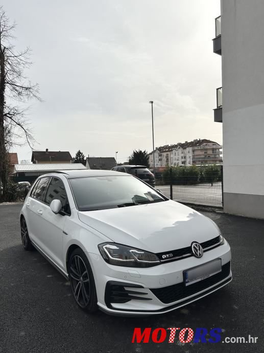 2017' Volkswagen Golf 7 2,0 Gtd photo #2