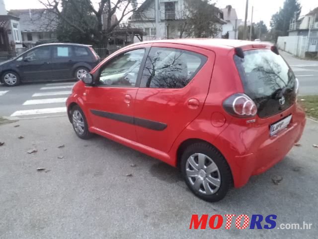 2011' Toyota Aygo 1,0 Vvt-I photo #2