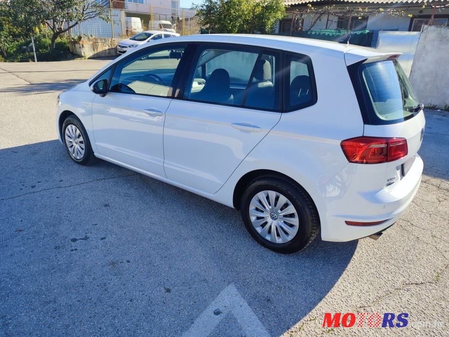 2016' Volkswagen Golf Plus photo #4