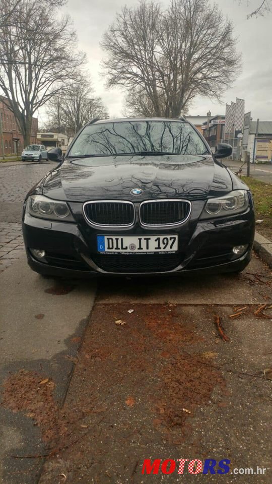 2011' BMW 316 photo #2