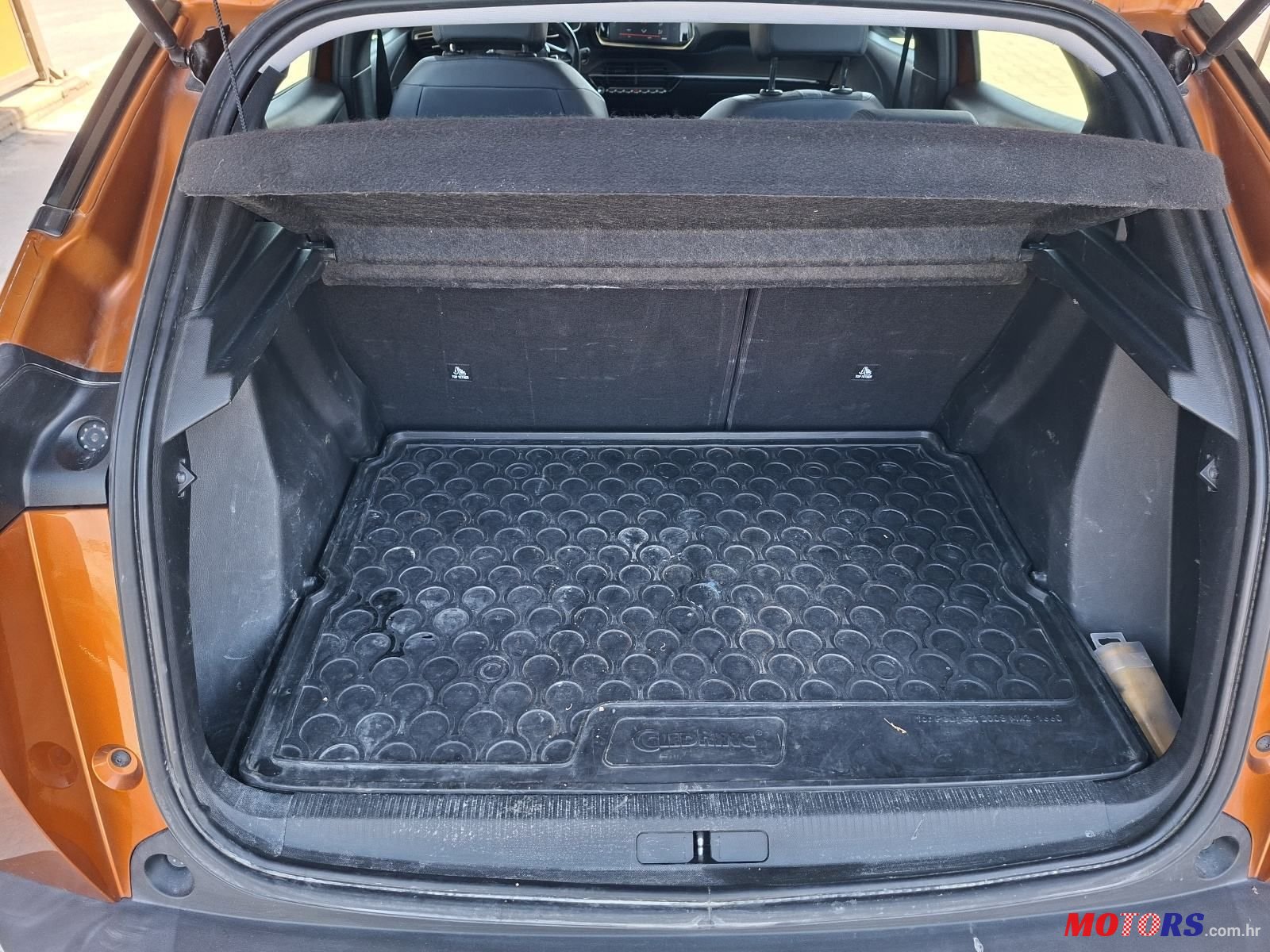 2020' Peugeot 2008 1,2 Puretech photo #5