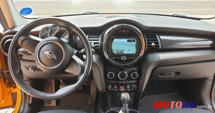 2015' MINI Cooper Cooper Sd photo #1