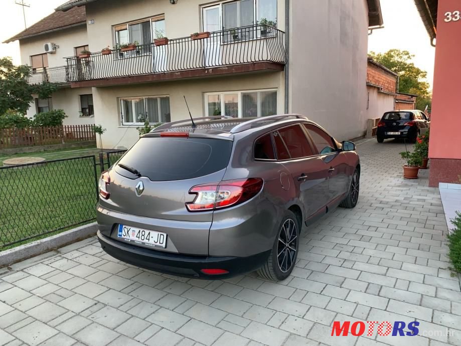 2012' Renault Megane Grandtour photo #3