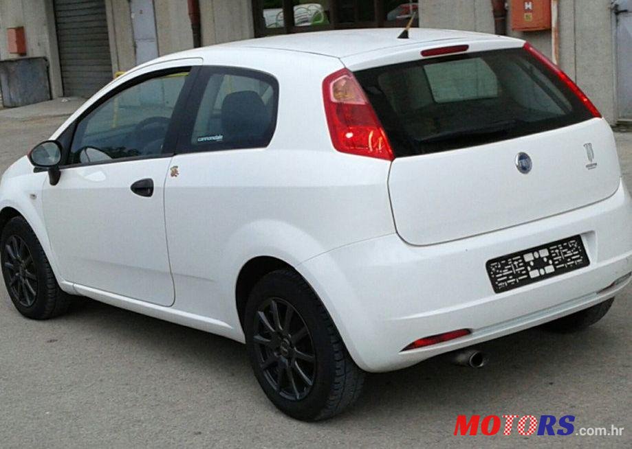 2009' Fiat Punto 1,2 photo #1